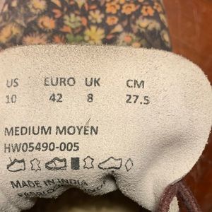 Hush puppies woman’s floral shoes/booties size 10